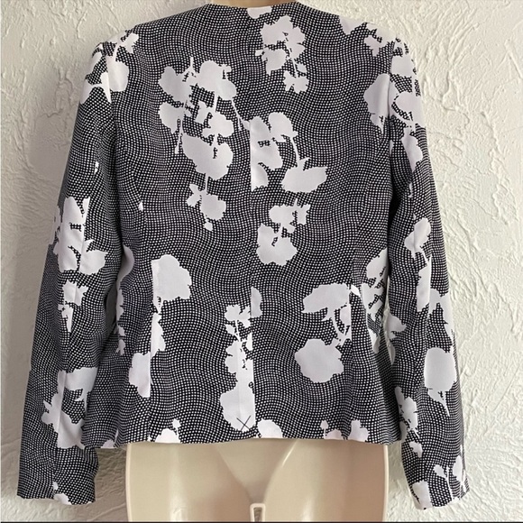 Attention Floral Formal Blazer - Picture 2 of 8